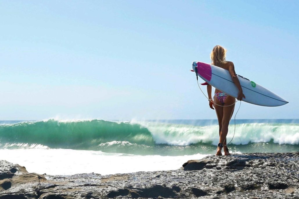 The 5 best female surfers